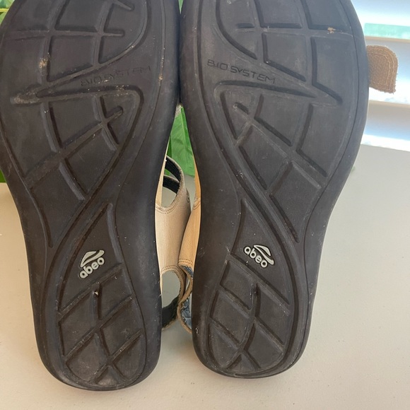 Abeo Crescent Stone Tan Leather Walking Sandal, Size 8 - Picture 9 of 11